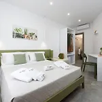 Couette-café Ad Maiora 4*